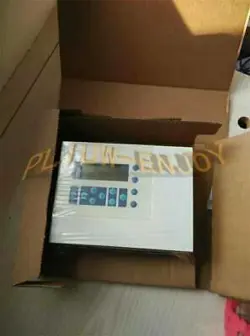 ONE NEW HONEYWELL XL50A-UMMIPCCBLON UNIVERSAL CONTROLLER