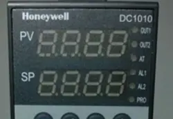 TEMPERATURE CONTROLLER DC1010CT-301000-E