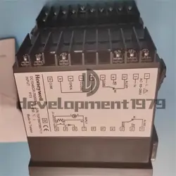 ONE NEW HONEYWELL DC1040CR-702000-E TEMPERATURE CONTROLLER