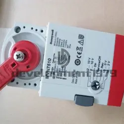 ONE NEW HONEYWELL THREAD BALL VALVE DRIVE MVN7510