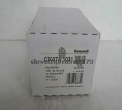 ONE NEW HONEYWELL C7027A 1031 MINI-PEEPER ULTRAVIOLET FLAME DETECTOR C7027A1031