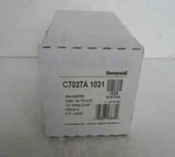 1PC NEW HONEYWELL C7027A1031 MINI-PEEPER ULTRAVIOLET FLAME DETECTOR