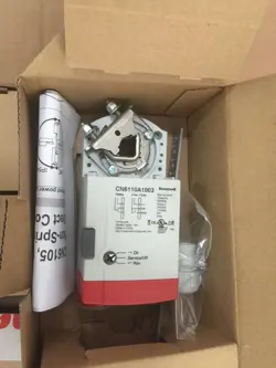 BRAND NEW HONEYWELL DAMPER DRIVE FLOATING POINT REGULATED CN6110A1003