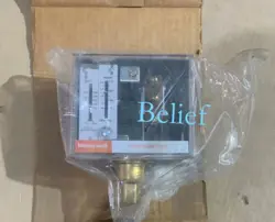 1PC HONEYWELL L404F1094