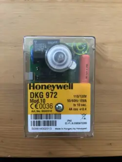 HONEYWELL BURNER CONTROL DKG 972, MOD.10,  110/120 V  -USED/WORKING