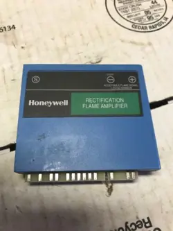 HONEYWELL R7847A1033 RECTIFICATION FLAME AMPLIFIER USED/TESTED