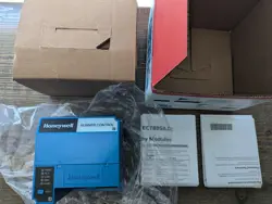 1PC NEW HONEYWELL CONTROLLER RM7895A1014 RM7895A 1014 FREE SHIPPING