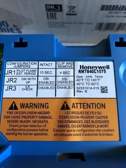 NEW DHL  HONEYWELL RM7840L1075 BURNER CONTROL RM7840 L1075 1 YEAR WARRANTY