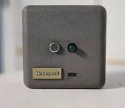 HONEYWELL RA890F-1262 / RA890F FLAME SAFEGUARD PRIMARY CONTROL