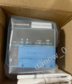 NEW IN BOX HONEYWELL RM7800L1012 AUTOMATIC PROGRAMMING CONTROLLER/