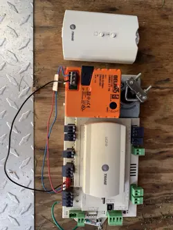 UC210 VAV CONTROLLER