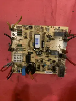 TRANE CNT04716 FURNACE CONTROL CIRCUIT BOARD X13651110010 USED