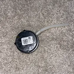 TRANE  FURNACE PRESSURE SWITCH C341750P01 HONEYWELL IS20137-3311 MP2168 0902D2