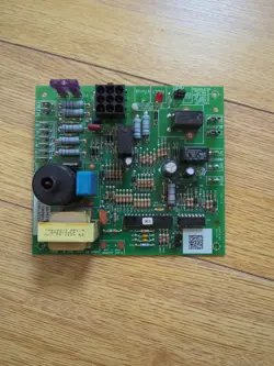 TRANE AMERICAN STANDARD 1068-111 FURNACE CONTROL CIRCUIT BOARD D674712P01