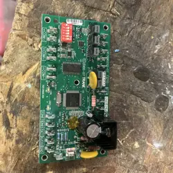 TRANE X13690252-07  CONTROL BOARD - USED