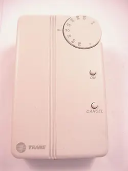 TRANE  THERMOSTAT X1351060606020 WALL MOUNT SHIPS ON THE SAME DAY OF PURCHASE