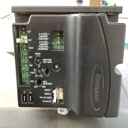 M7215A1016 HONEYWELL / X13650878-04 TRANE ECONOMIZER DAMPER ACTUATOR USED