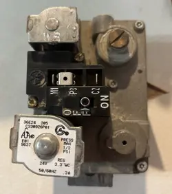 WHITE RODGERS 36E24 205 GAS VALVE 36E24-205 GAS VALVE TRANE C330926P01