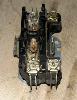 C147094P07 CONTACTOR 3100-15Q242D