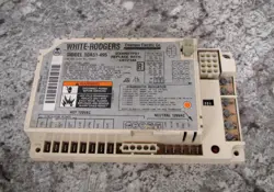 WHITE-RODGERS 50A51-495 / TRANE D330937P01 CNT2184 FURNACE CONTROL BOARD MODULE