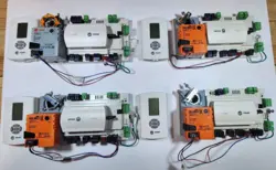 4 TRANE UC210 MOD02420 VAV CONTROLLER W/ T-STAT LOT