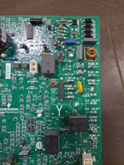 D343687P02 / CNT06585 / 50V54-571 TRANE FURNACE CONTROL CIRCUIT BOARD