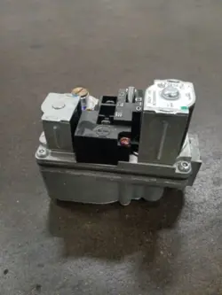 WHITE RODGERS, TRANE, GAS VALVE 36E24 205, C330926P01