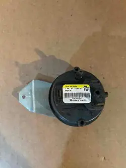 TRANE C341825P43 FURNACE PRESSURE SWITCH IS20144-3334 HONEYWELL