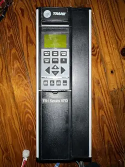 TRANE TR1 VFD 10HP / 7.5KW , 480V , 3 PHASE