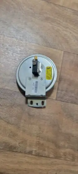 USED TRIDELTA PRESSURE SWITCH  C340773P01 MODEL# FS6089A-1912 FREE SHIPPIN