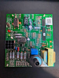 TRANE AMERICAN STANDARD D674712P01 FURNACE CONTROL BOARD CNT05134 (8593) E1 AM