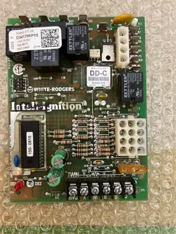 TRANE  CONTROL BOARD 50A65-476-08 PART# D341396P05 WHITE-RODGERS USED