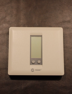 USED TRANE BAYSTAT037A THERMOSTAT - 2-STAGE GAS HEAT; 2-STAGE COOLING