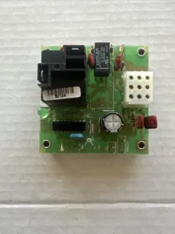 AMERICAN STANDARD TRANE CNT02516 21C140501G24 DEFROST CONTROL BOARD USED