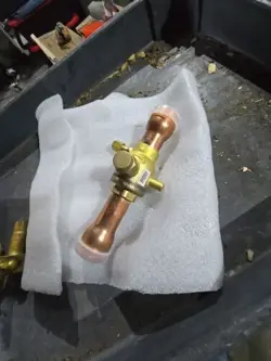 TRANE SUCTION SERVICE VALVE X15330615020