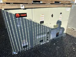2024 MINOR SCRATCH & DENT 10 TON TRANE ROOFTOP UNIT GAS 460V M# YSJ120A4S0H0000