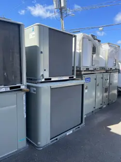 TRANE (AMERICAN STANDARD)  10 TON ROOFTOP PACKAGE GAS UNIT.