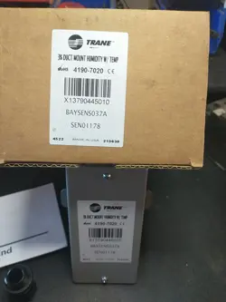 TRANE BAYSENS037A ; HUMIDITY / TEMPERATURE ZONE SENSOR  NEW IN BOX