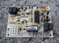 TRANE X13650882-01 X13650882010 50C70-495-90 RTU CONTROL CIRCUIT BOARD USED