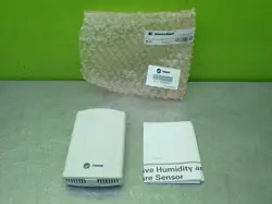 MOUNT HUMIDITY W/TEMPERATURE.