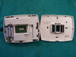 HONEYWELL TH8320U1040 TOUCHSREEN THERMOSTAT TH8320U OEM TRANE TCONT802AS32DAA