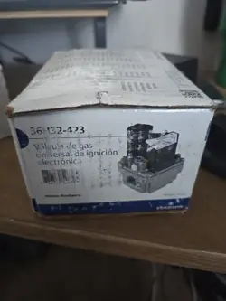 36H32 423 WHITE-RODGERS EMERSON FURNACE GAS VALVE  EMERSON