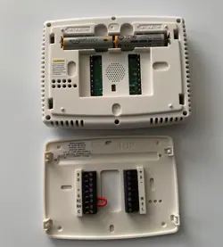PROGRAMABLE THERMOSTAT