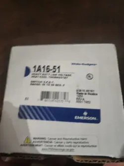 LINE VOLTAGE THERMOSTAT