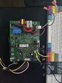 EMERSON COMFORT ALERT CONTROL BOARD 47-102090-06 49H12-101B1