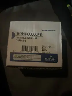 WHITE RODGERS EMERSON 36G54-238 GOODMAN 0151F00000PS MANIFOLD GAS VALVE - NOS
