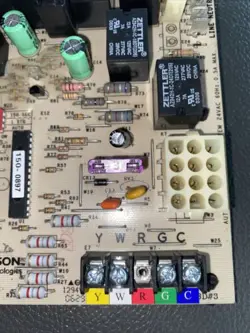GOODMAN PCB00109 FURNACE CONTROL CIRCUIT BOARD 50M56-289-90 EMERSON 4633E