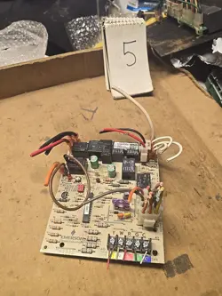 USED CIRCUIT CONTROL BOARD FOR EMERSON FURNACE PT# 0130F00006 