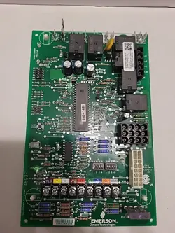 EMERSON FURNACE CONTROL BOARD GP/NPCBBF107S SP/N50V51-290-01 5001 6700 REVA