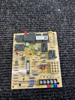 GOODMAN PCB00109 FURNACE CONTROL CIRCUIT BOARD 50M56-289-91 EMERSON 4633E